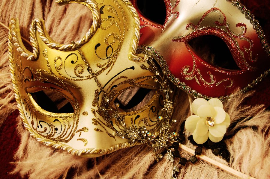 Masquerading eyes – New Poem